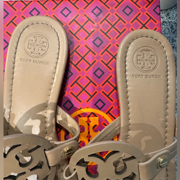 TORY BURCH | Miller Sandal | size 7 | Color- Light Makeup - Picture 3 of 7
